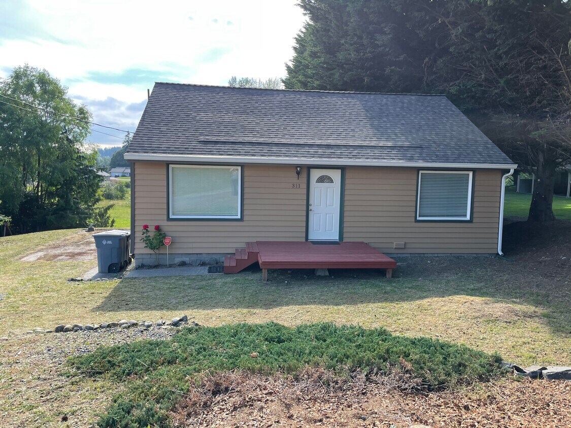311 13th Ave, Milton, WA 98354 House Rental in Milton, WA
