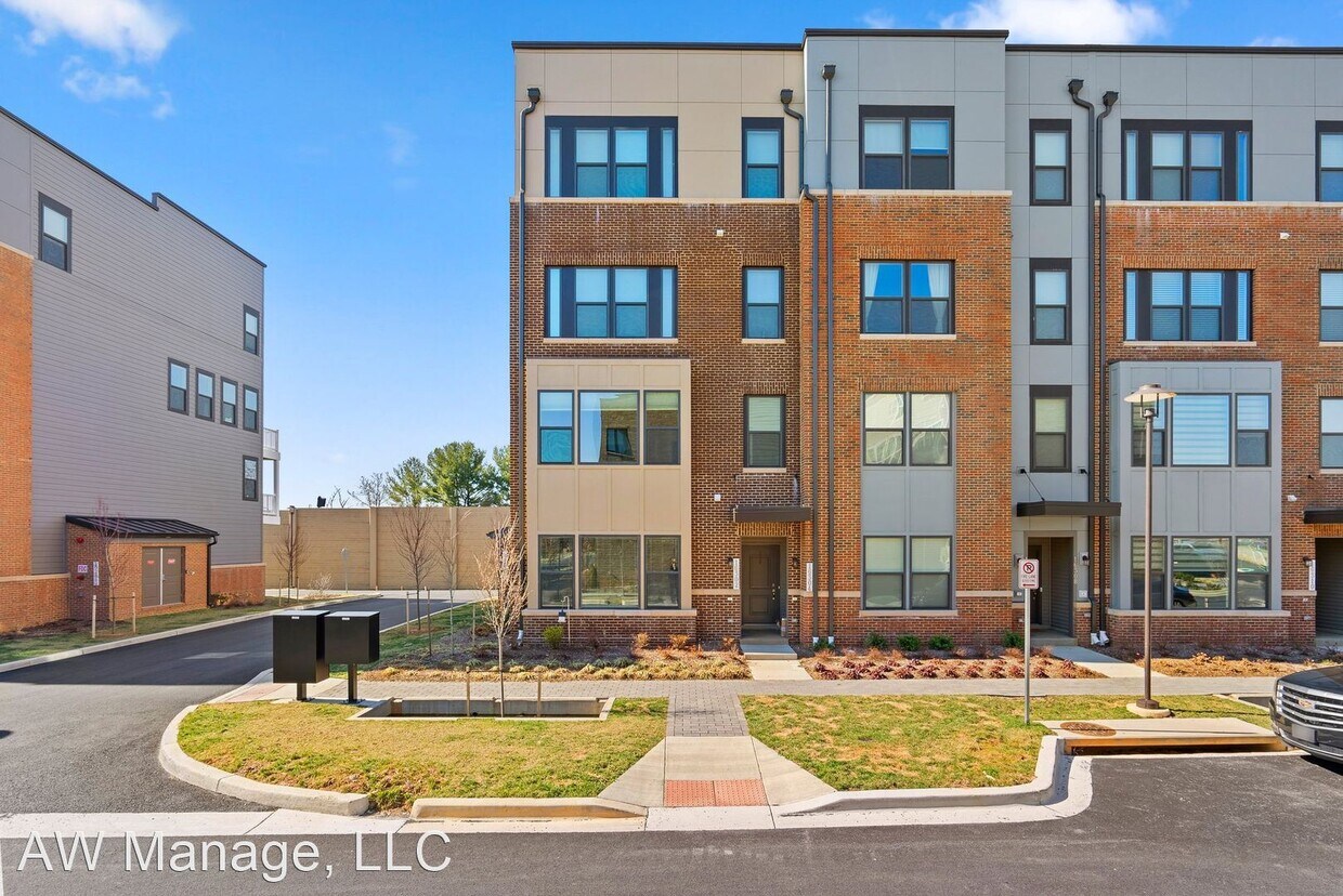 Foto principal - 3 br, 2.5 bath House - 16302 Connors Way #21