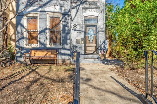 Foto del edificio - 1254 Florida Ave NE