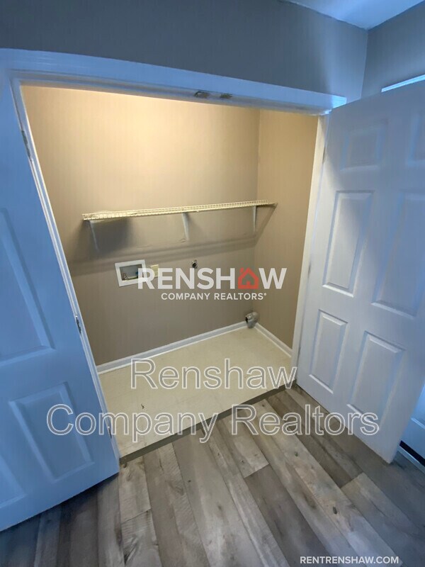 Building Photo - 414 Wilson Dr