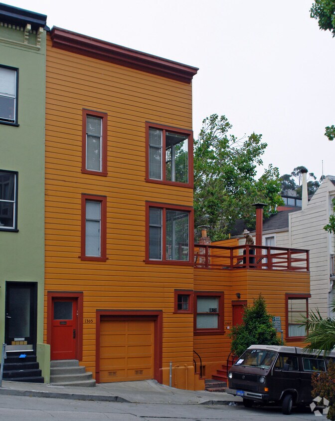 Primary Photo - 1305-1307 Montgomery St
