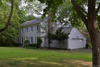 Building Photo - 31 Pond View Dr