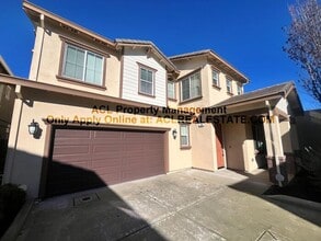 Building Photo - 384 Baja Ct