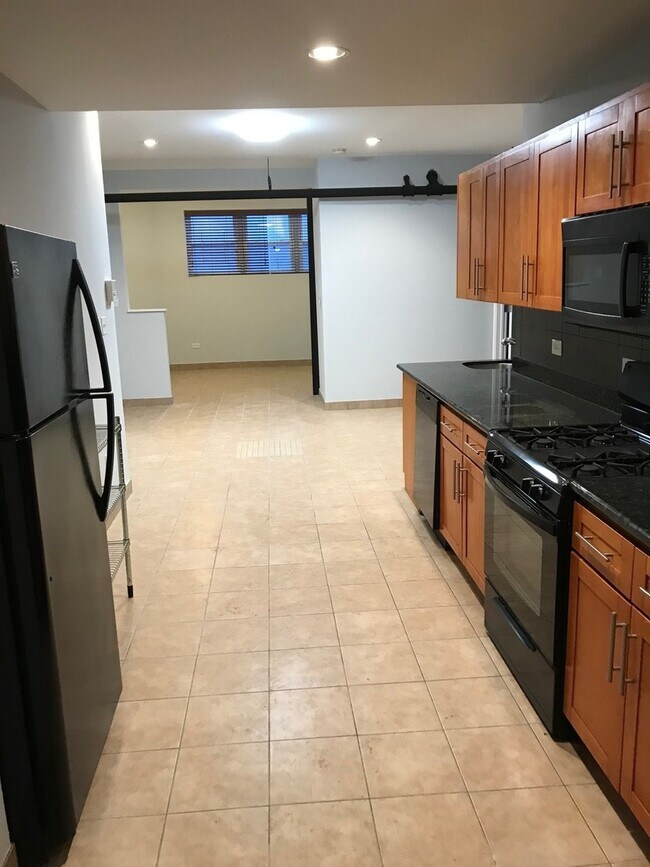 Building Photo - 1209 E Madison Park