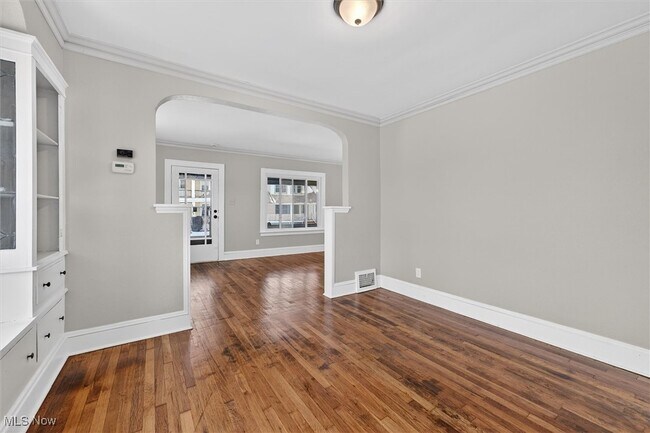 Foto del edificio - 10608 Wadsworth Ave