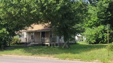 Building Photo - 406 S Joplin St