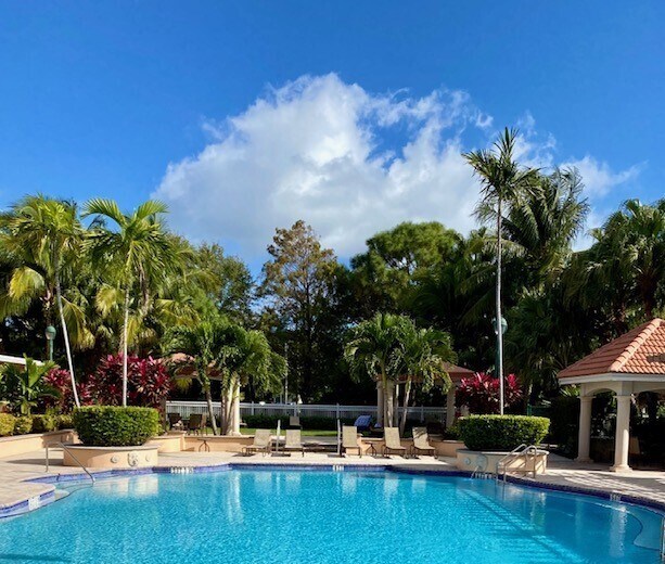 Foto del edificio - 2046 Alta Meadows Ln
