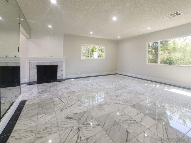 Building Photo - 151 W Hillside St