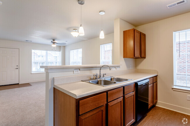 1BR, 1BA - 853SF - Lakeview on the Rise