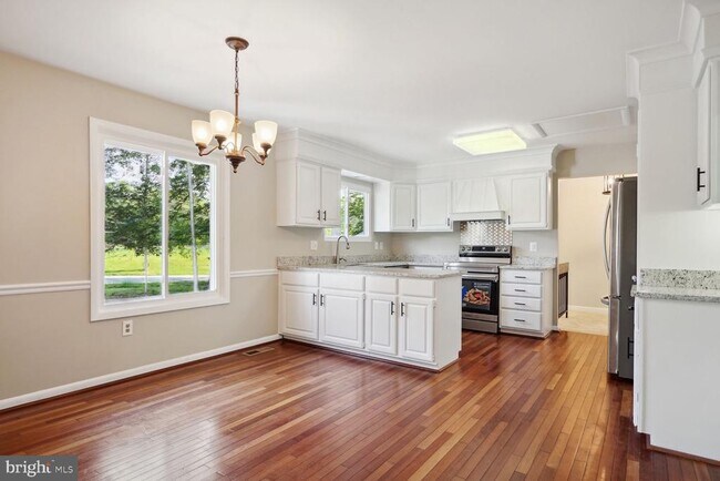 Foto del edificio - 8209 Idylwood Rd