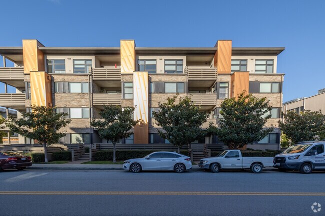 Building Photo - 1840 Ogden Dr