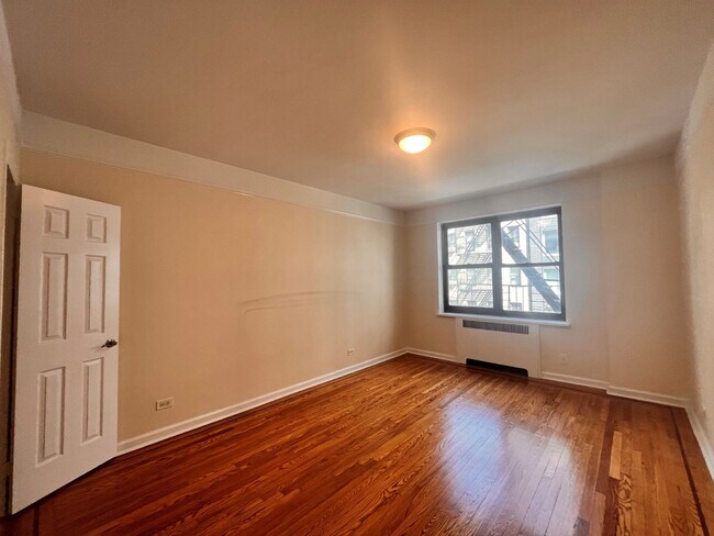 Foto del edificio - 124 E 24th St