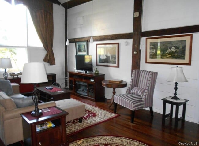 Foto del edificio - 88 Rock City Rd