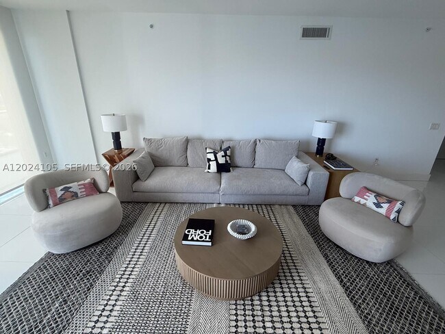 Building Photo - 17301 Biscayne Blvd
