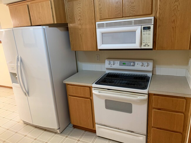 Kitchen - 7830 SE 98th Ave