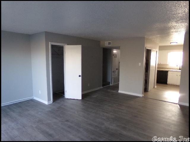 Building Photo - 2726 John Ashley Dr