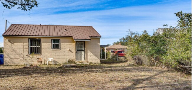 Foto del edificio - 1308 Caldwell Dr