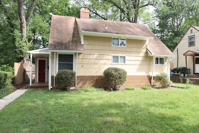 Building Photo - Very Cute 3 bedroom just 7 Minutes to Twin...