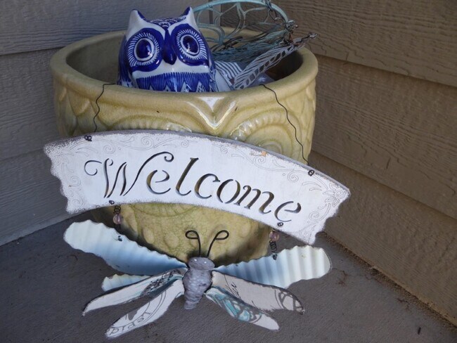 Foto del edificio - 21144 Darnel Ave