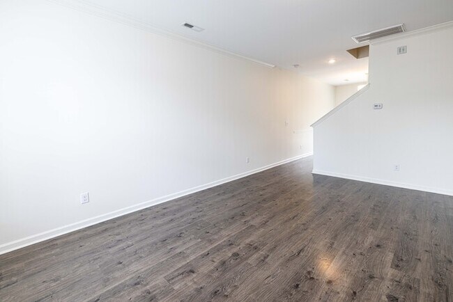 Foto del edificio - Stunning 3-Bedroom in Northwestern School District with Pool Access & Garage | AUGUST MOVE IN SPE...