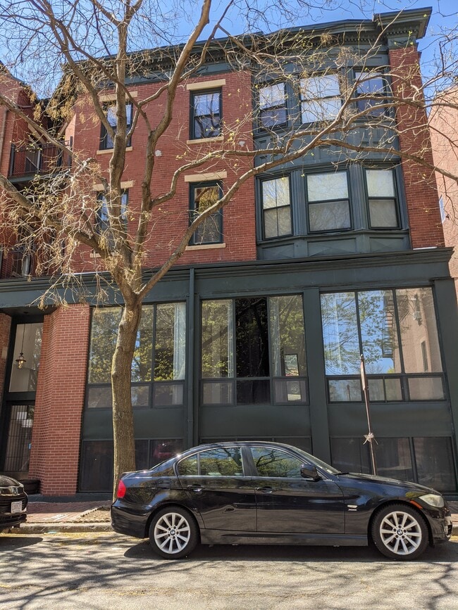 Building Photo - 765 Tremont St