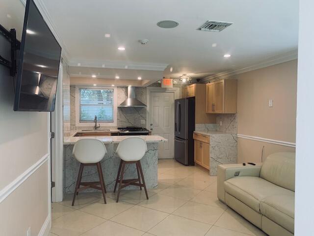 Foto del edificio - 881 NE 46th Ct