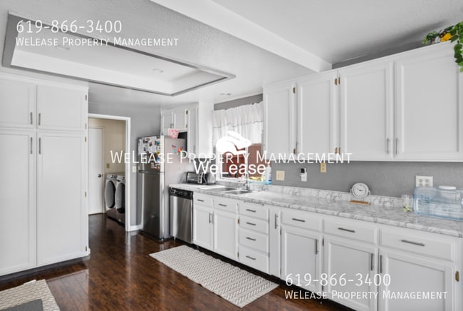 Foto del edificio - 1394 Switzerland Dr