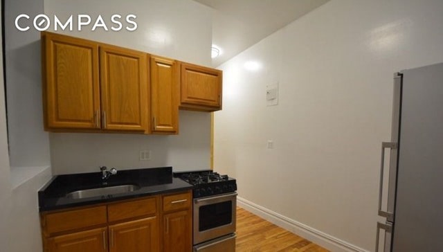Building Photo - 274 Mott St