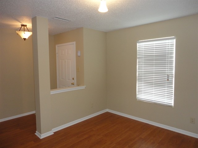 Building Photo - 515 Bridgewater Drive