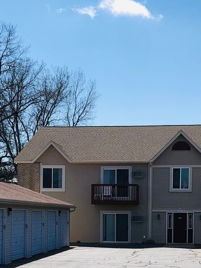 Edge 2641 Bush Ct Stevens Point, WI Apartments for Rent in Stevens Point