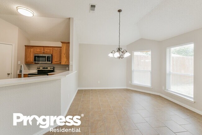 Foto del edificio - 605 Crestview Ct