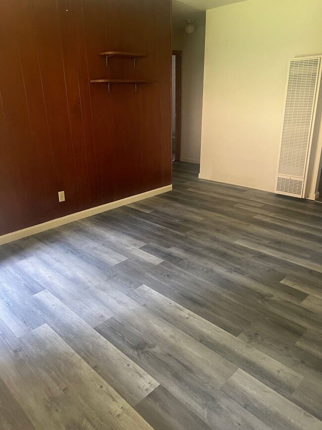 Foto del edificio - Cozy 1Bd 1Ba apartment with new appliances w/ gas utility included! Available now! Call me today