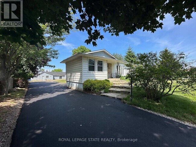 Photo du bâtiment - 251 King St E