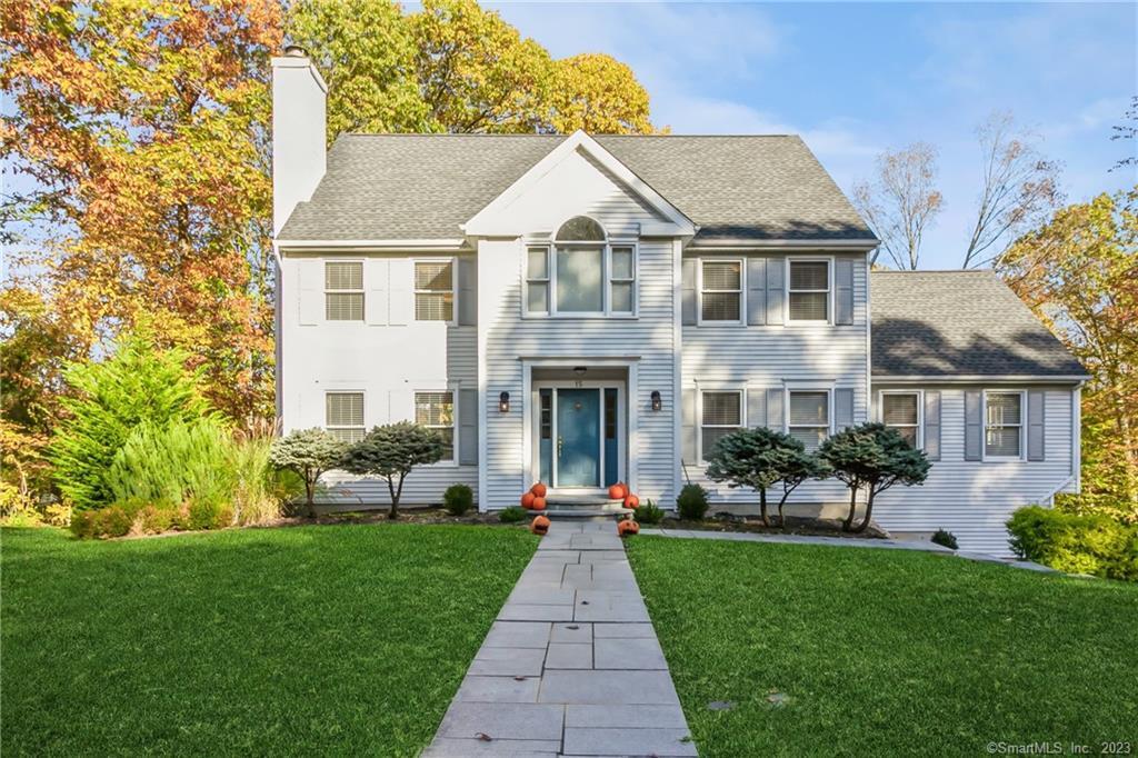 Primary Photo - 15 Greenknoll Dr