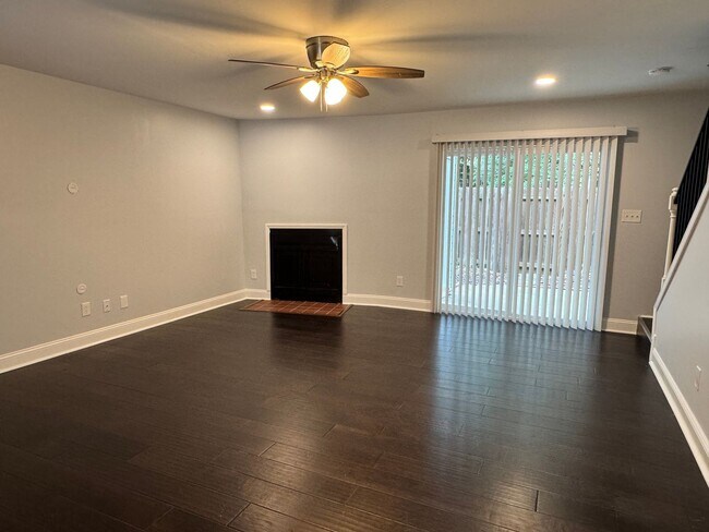 Foto del edificio - 3 Bedroom, 2.5 Bathroom Townhouse in Greensboro, NC!