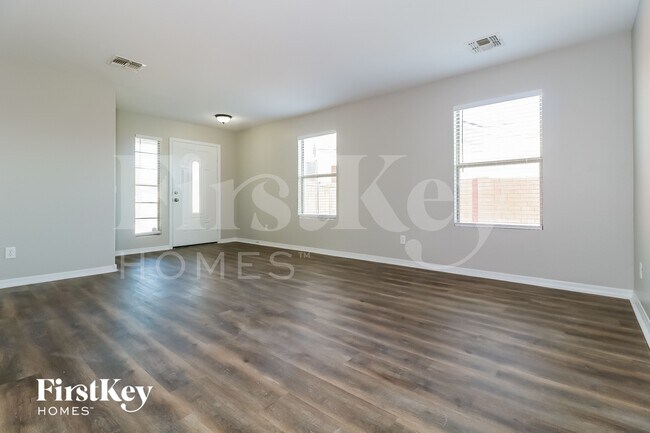 Building Photo - 21797 W Sonora St