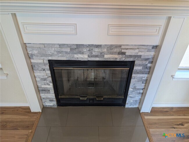 Foto del edificio - 4309 Chantz Dr