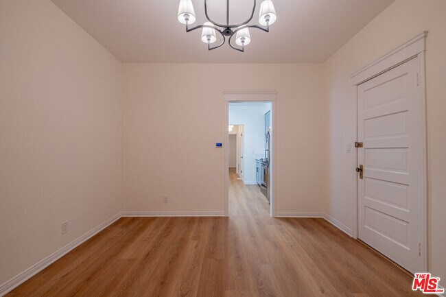 Foto del edificio - 108 N Broadway