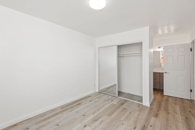 Interior Photo - 1546 S. Wilton Pl