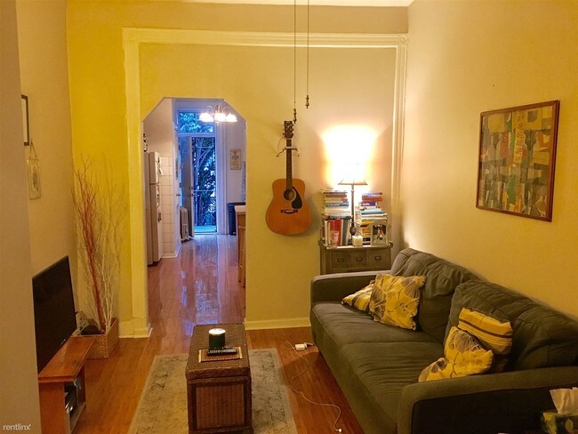 Building Photo - 1730 Bleecker St