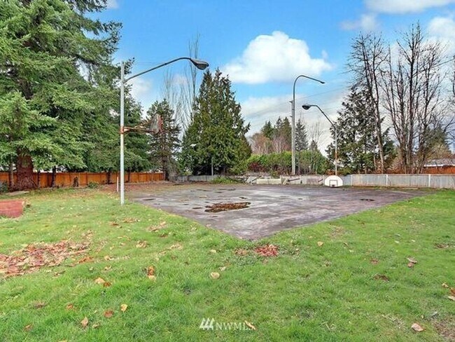 Building Photo - 13418 61st Ave SE