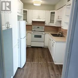 Building Photo - 2929 Aquitaine Ave