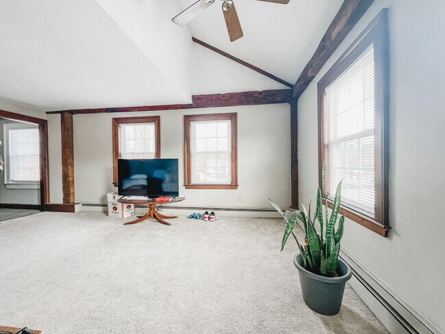 Living room - 9 Red Spring Rd