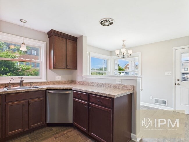 Foto del edificio - Beautiful Brick Rancher – One-Floor Living in Central York School District!