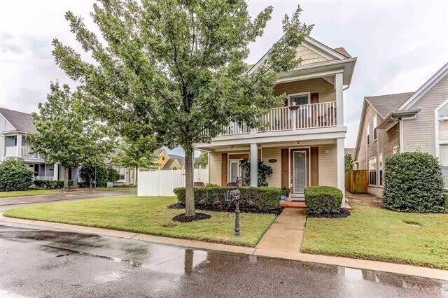 Primary Photo - Move-in special half off first full months...