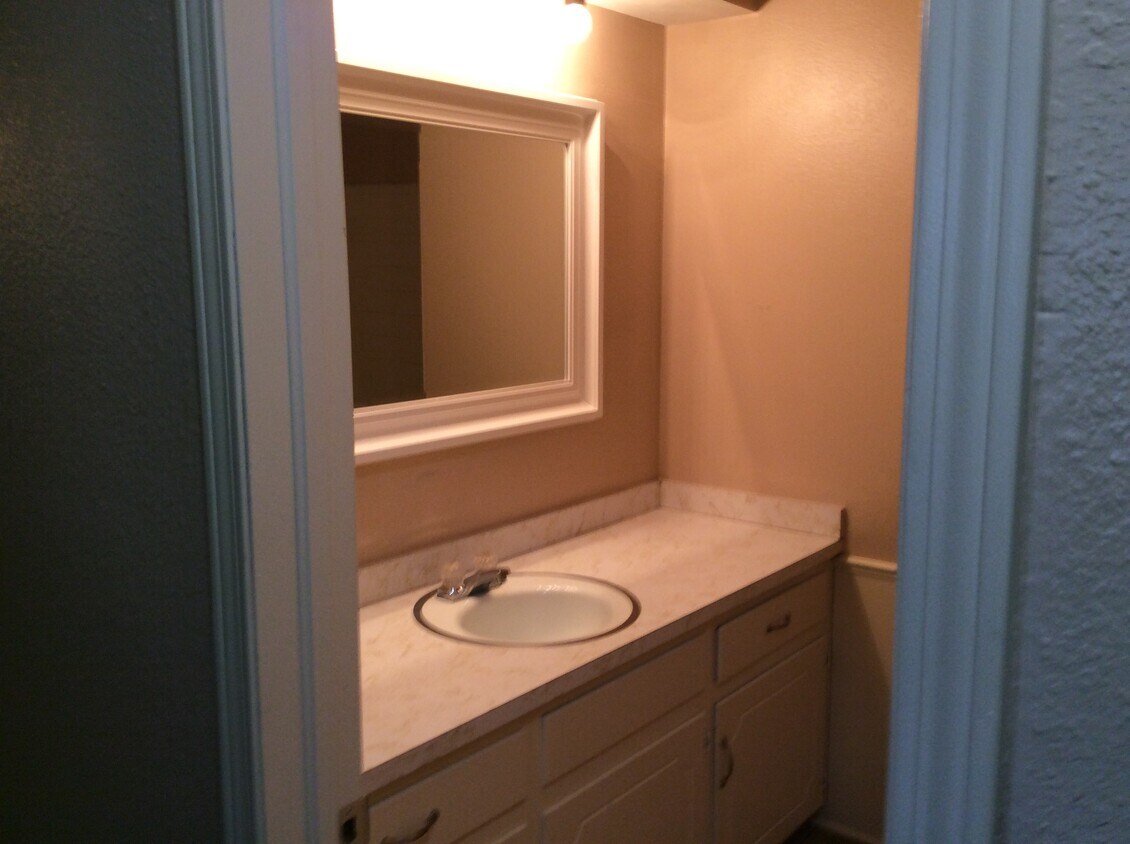 Foto principal - 1705 Rock Hollow St