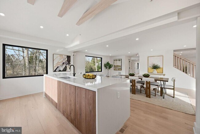 Foto del edificio - 9200 Cedar Ln