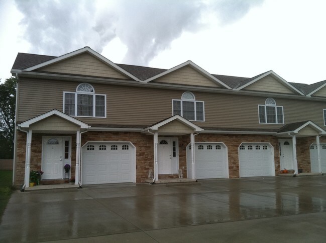 Apartments For Rent With Garages
