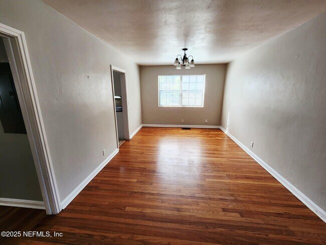 Foto del edificio - 3116 Belden Cir