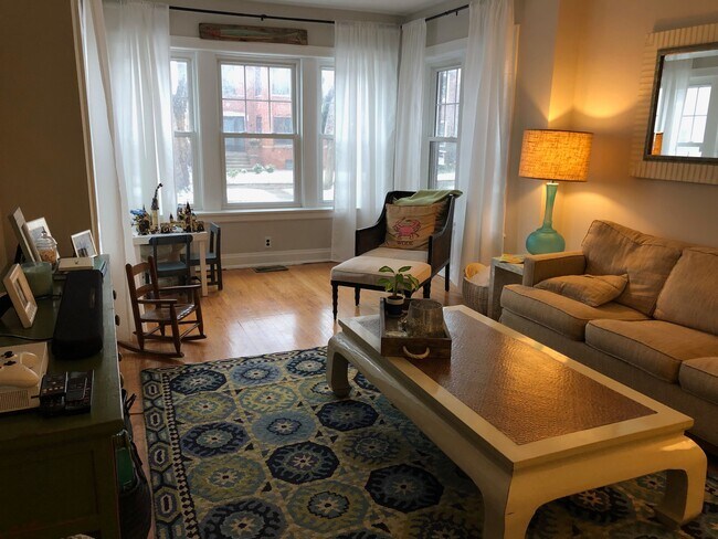 Foto del edificio - 4207 North Bell Avenue